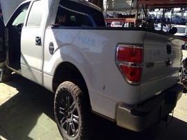 2010 FORD F-150, WHITE, XLT MODEL, CREW CAB, 5.4L, AT, 2WD.  F26518